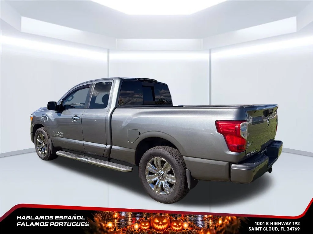 Used 2017  Nissan SV image 3