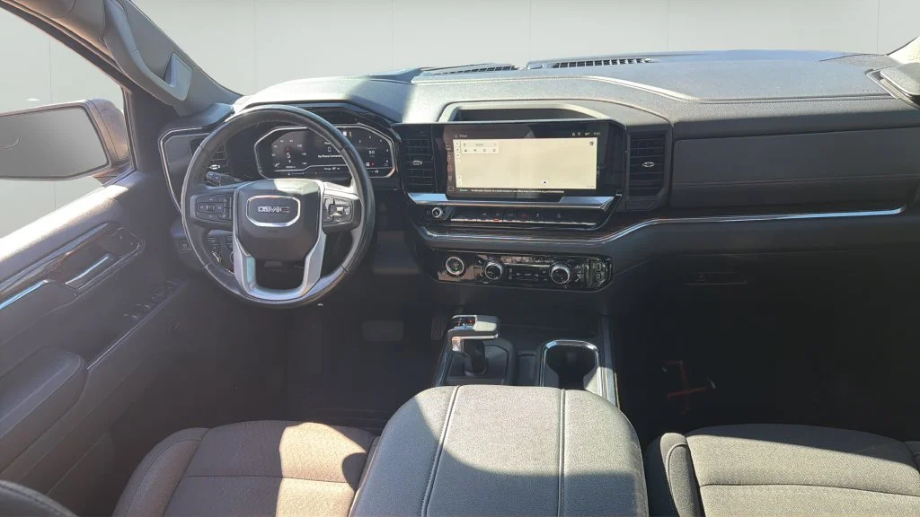 Used 2023 Black GMC Elevation image 17