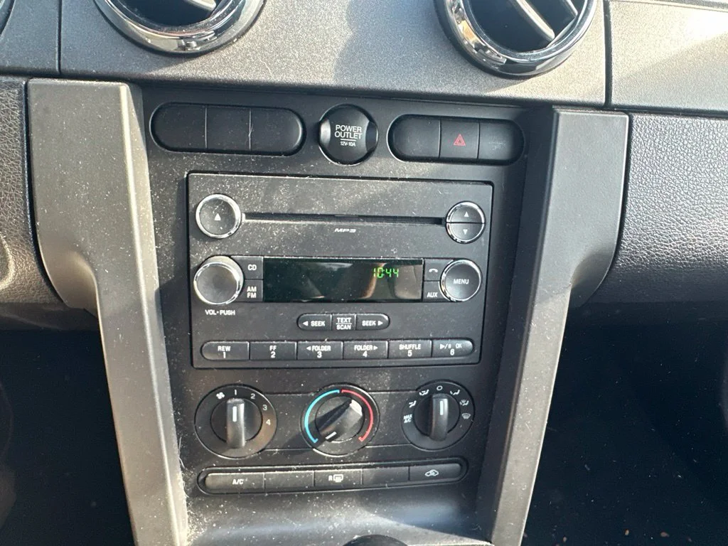 Used 2009 Gray Ford V6 image 20