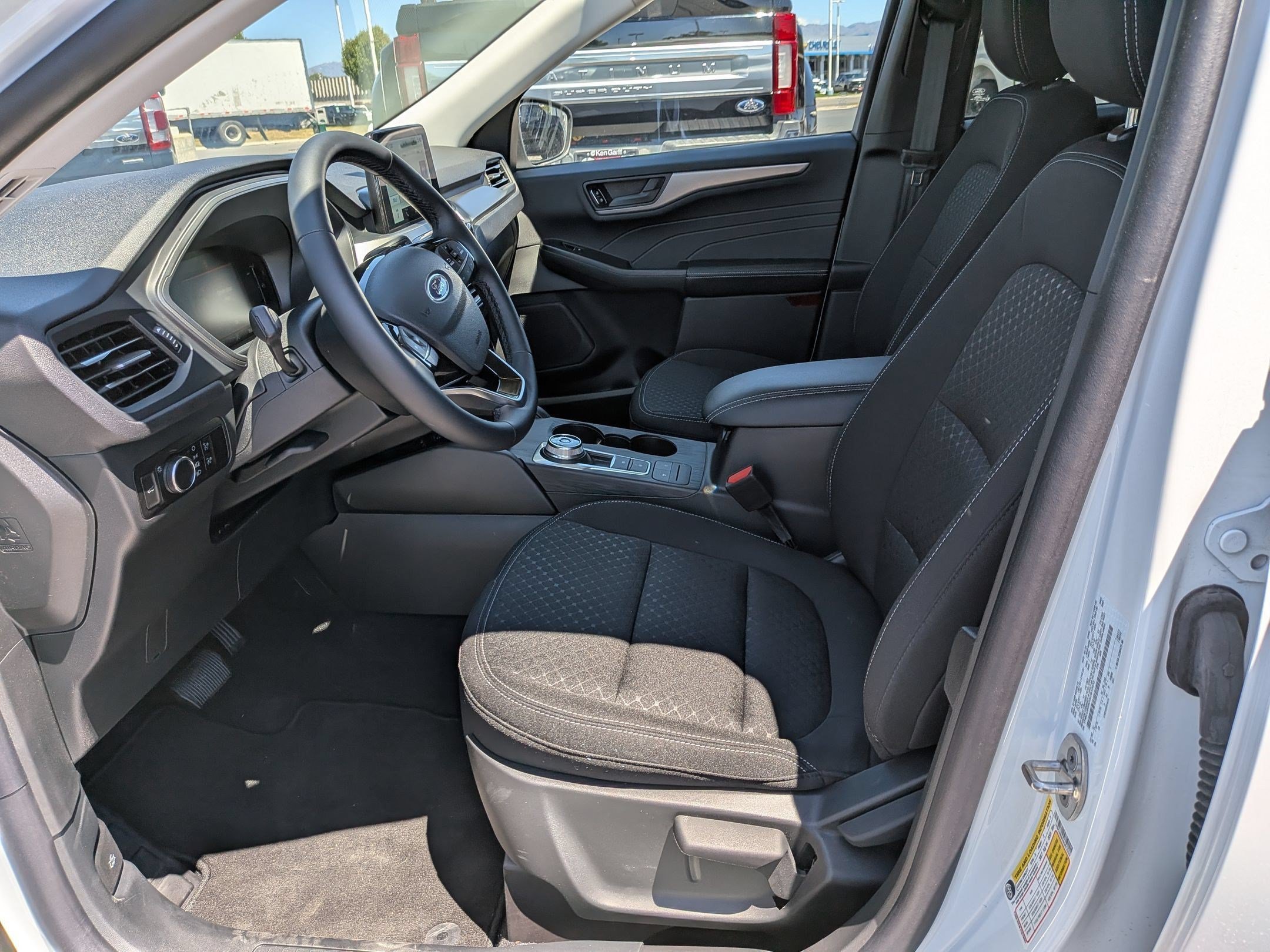 Used 2025 Oxford White Ford Active image 26