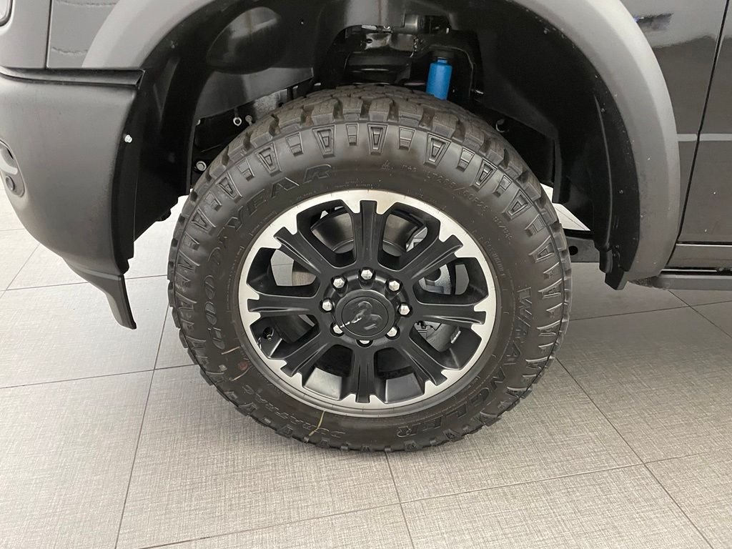 New 2026 Diamond Black Crystal Pearl-Coat Exterior Paint RAM Rebel image 10