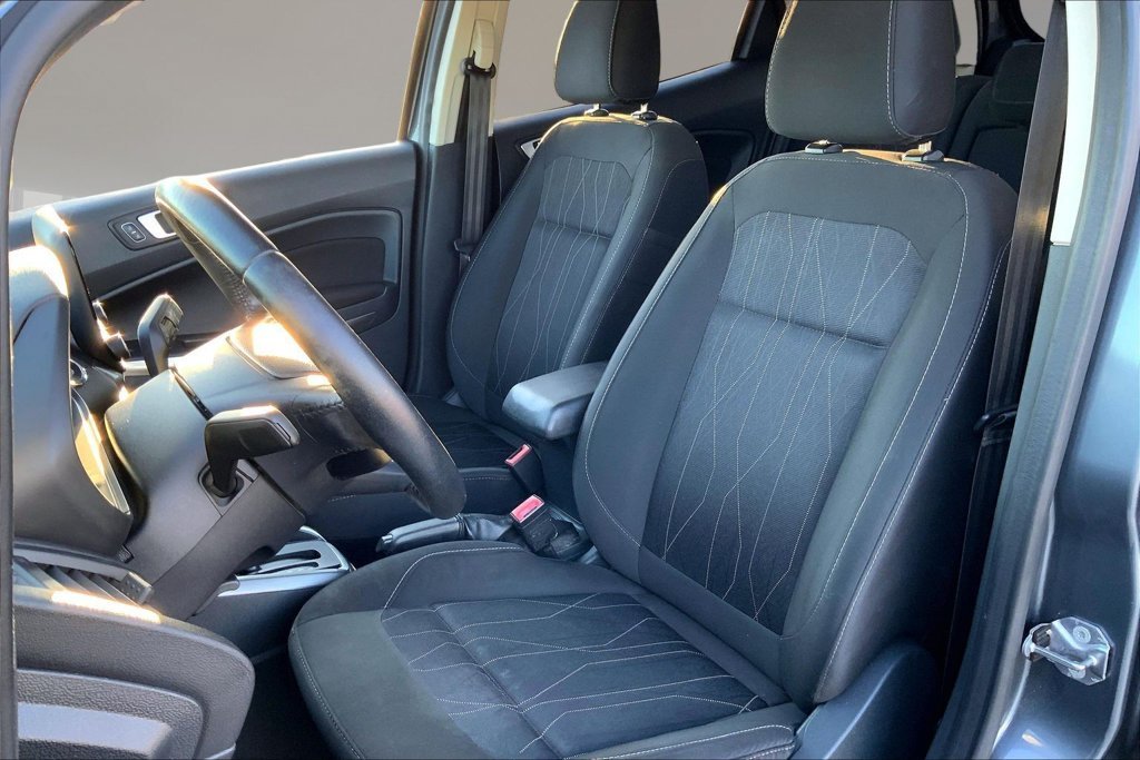 Used 2018 Smoke Metallic Ford SE image 25