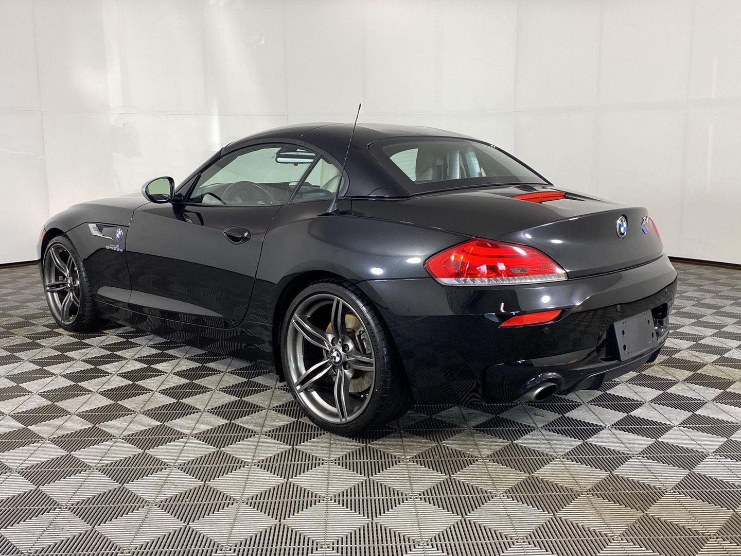 Used 2011 Black Sapphire Metallic BMW sDrive35is image 9