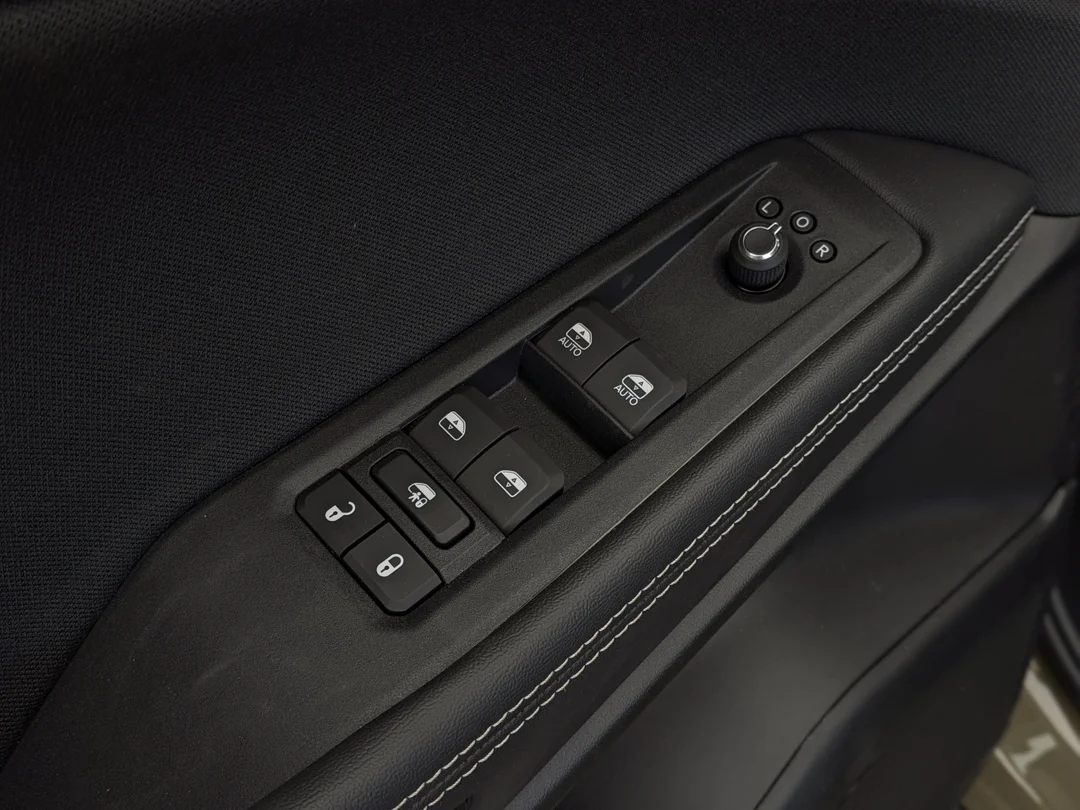 New 2026 41 Jeep Laredo - - 4x4 - Pkg 23F - Mopar Protect Pkg - Compact Spare - 1.6L Turbo Hybrid & More! image 13