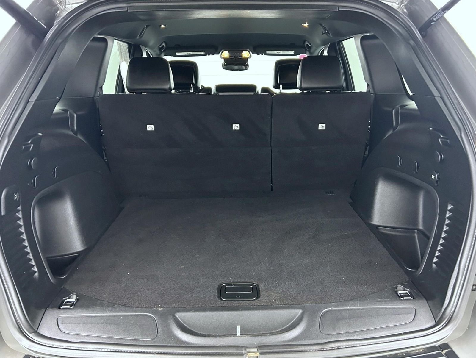 Used 2022 Gray Jeep Laredo X image 22