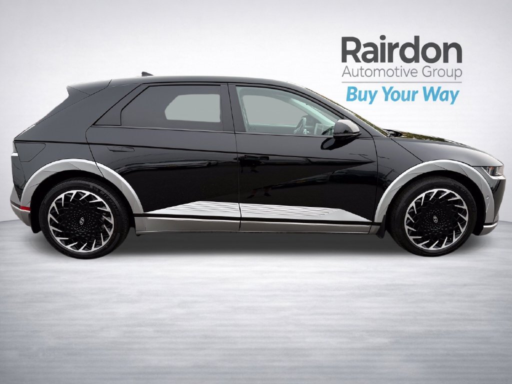 Used 2023 Black Hyundai Limited image 8