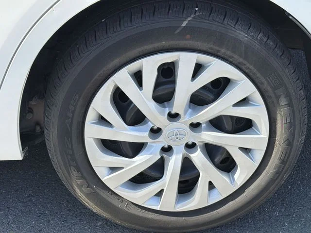 Used 2019 White Toyota LE image 15