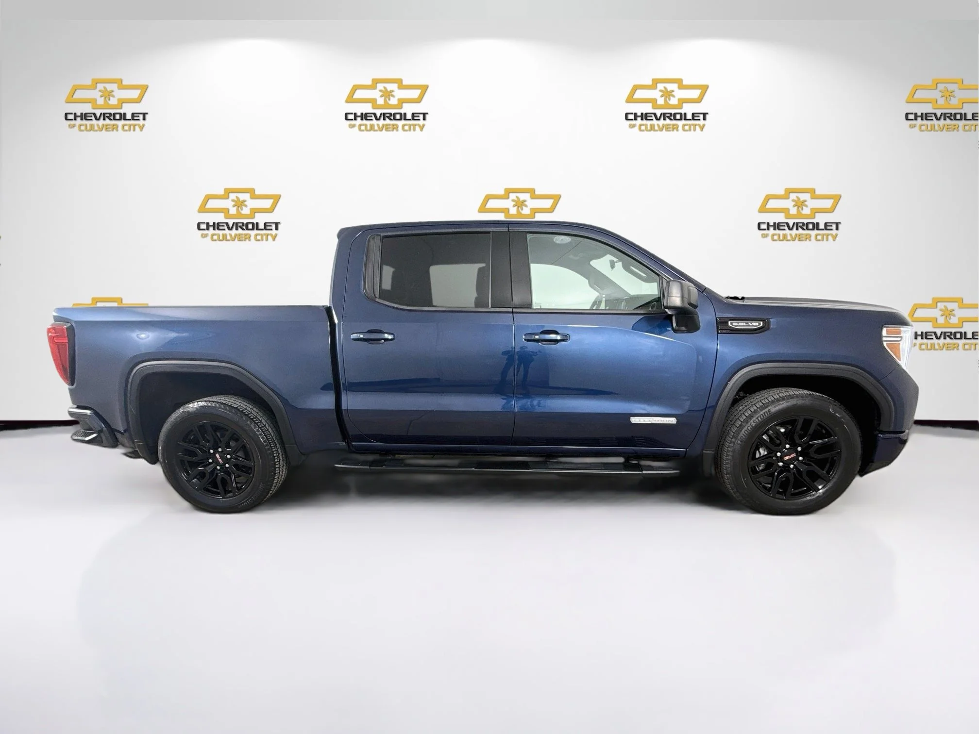 Used 2021 PACIFIC BLUE METALLIC GMC Elevation image 9