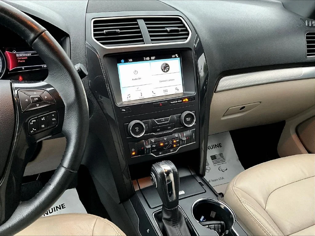 Used 2018 Magnetic Ford XLT image 11