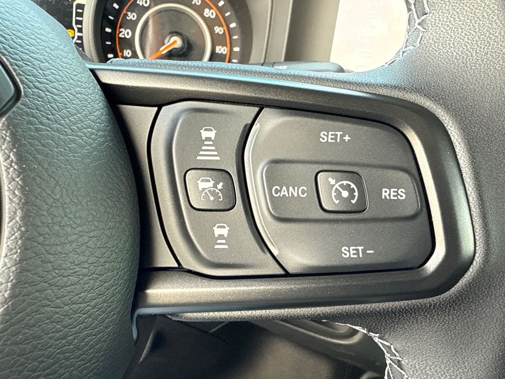 New 2026 Bright White Clearcoat Jeep Mojave image 30