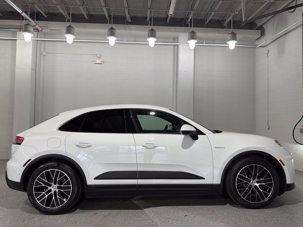 Certified Used 2025 White Porsche  image 8