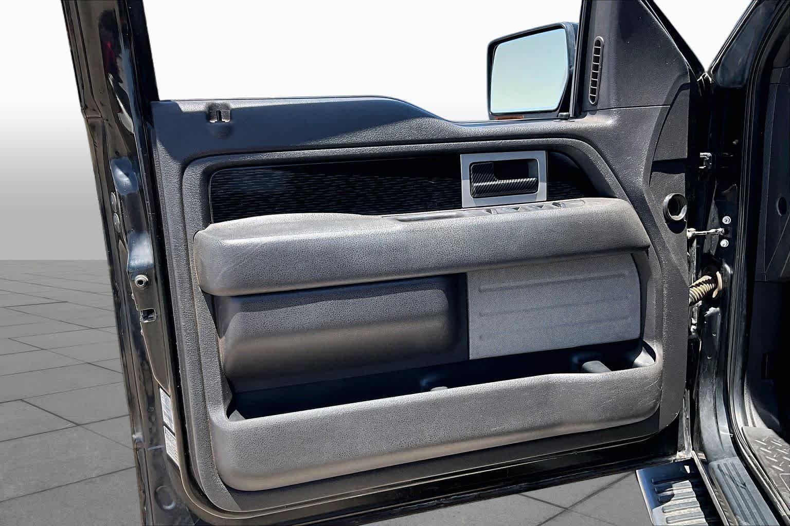 Used 2010 Tuxedo Black Ford XLT image 19