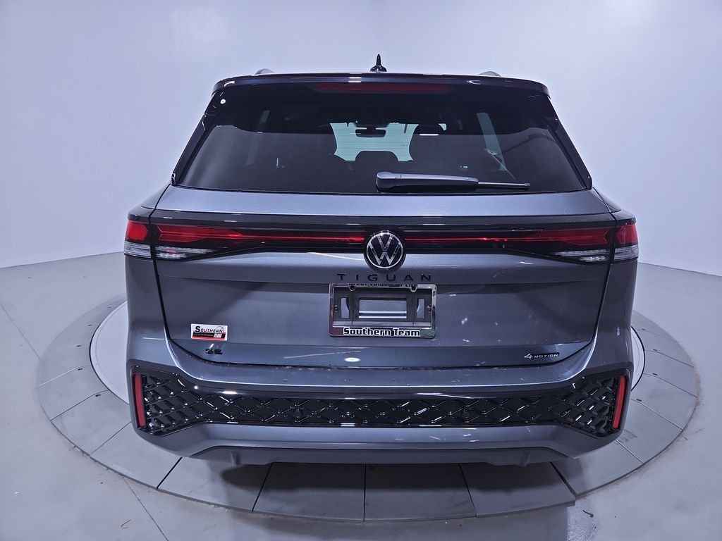 2025 Volkswagen Tiguan SE R-Line Black photo 4