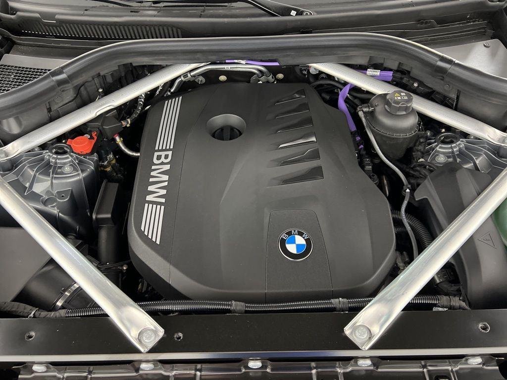 New 2026 Skyscraper Grey Metallic BMW xDrive40i image 14