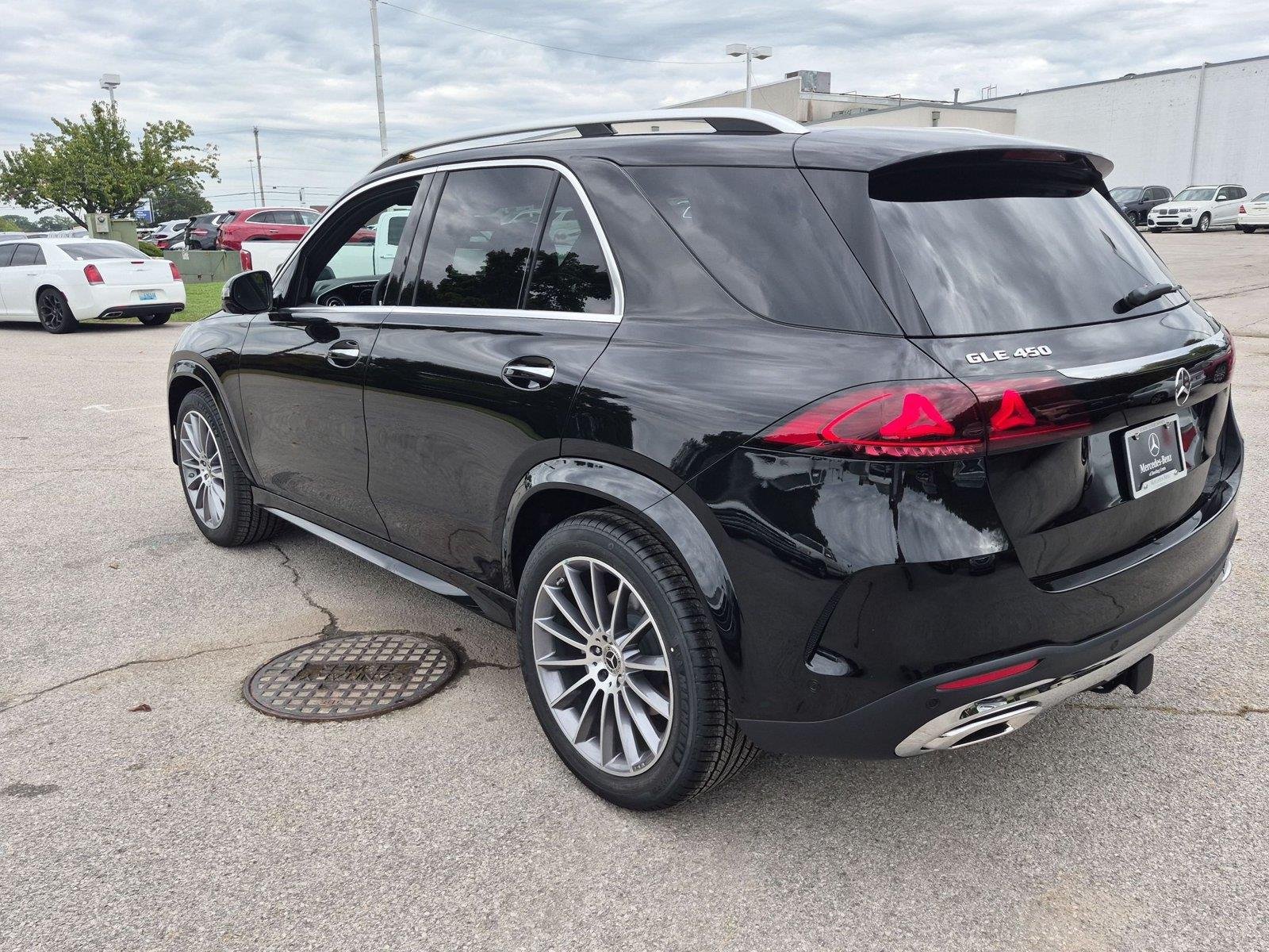 New 2027 Obsidian Black Metallic Mercedes-Benz GLE 450 image 3