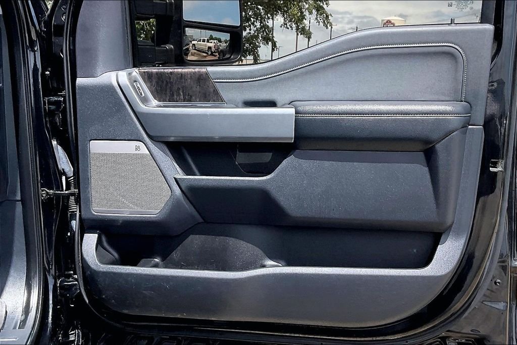 Used 2023 Agate Black Metallic Ford Lariat image 28