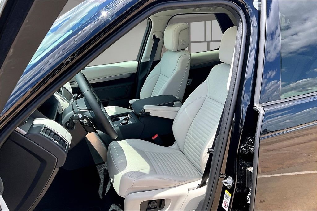 Used 2025 Black Land Rover Dynamic SE image 25