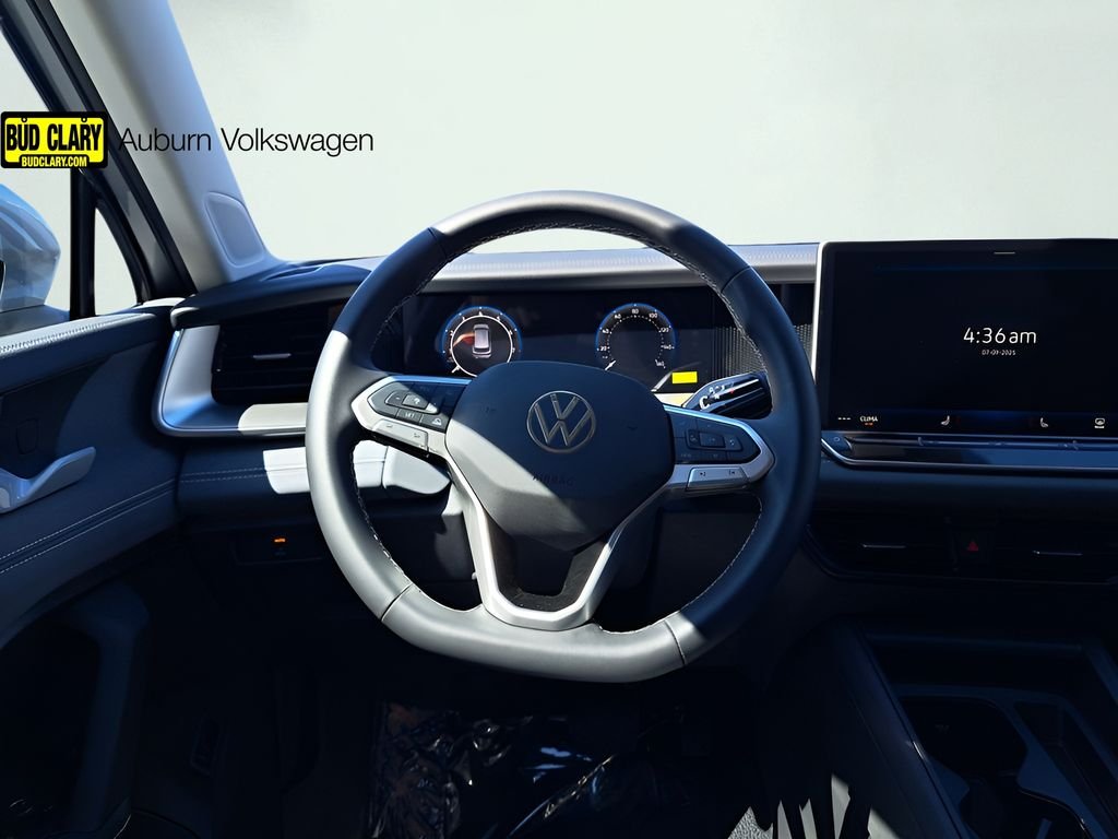 2025 Volkswagen Tiguan SE - Photo 23