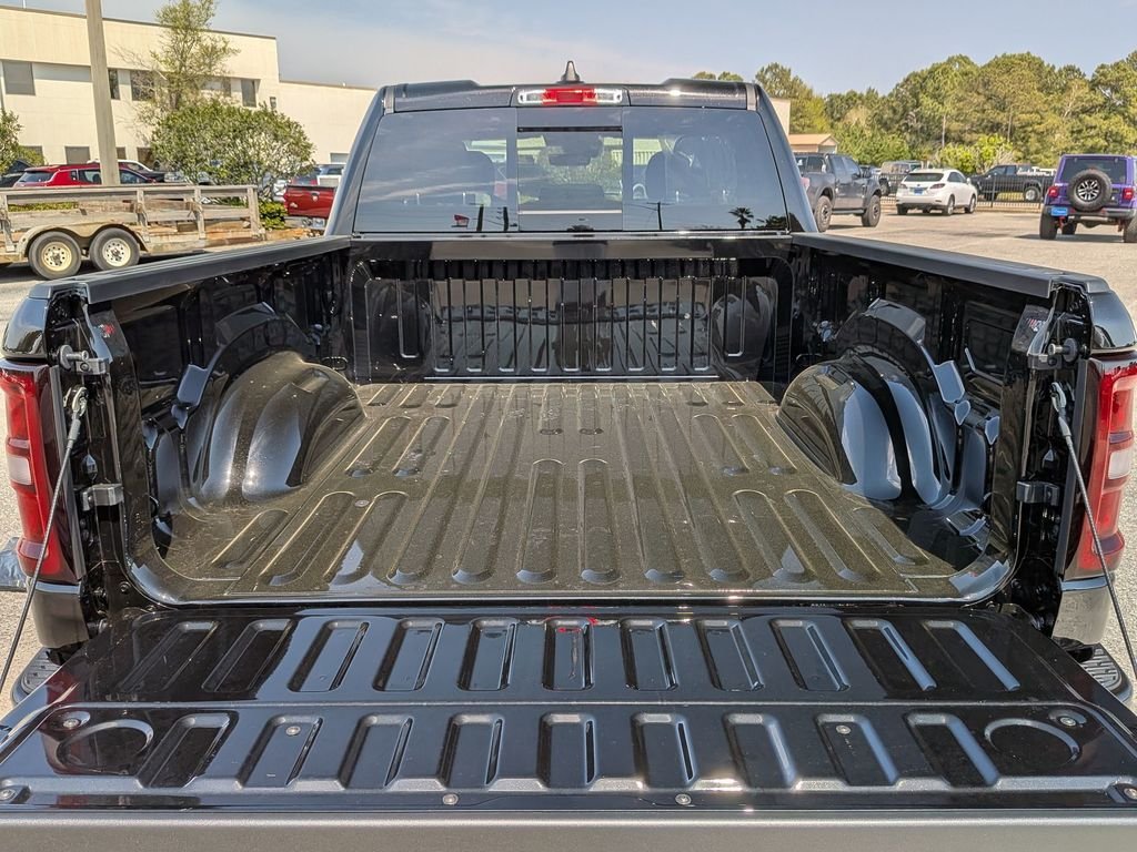 New 2026 Diamond Black Crystal Pearl-Coat Exterior Paint RAM Express image 30