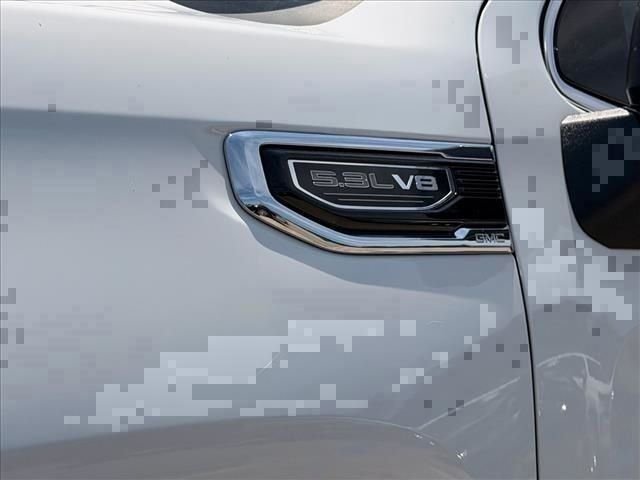 Used 2024 White GMC SLT image 10
