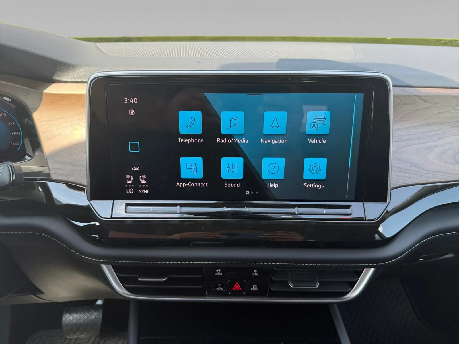 2026 Volkswagen Atlas SE w/Tech - Photo 15