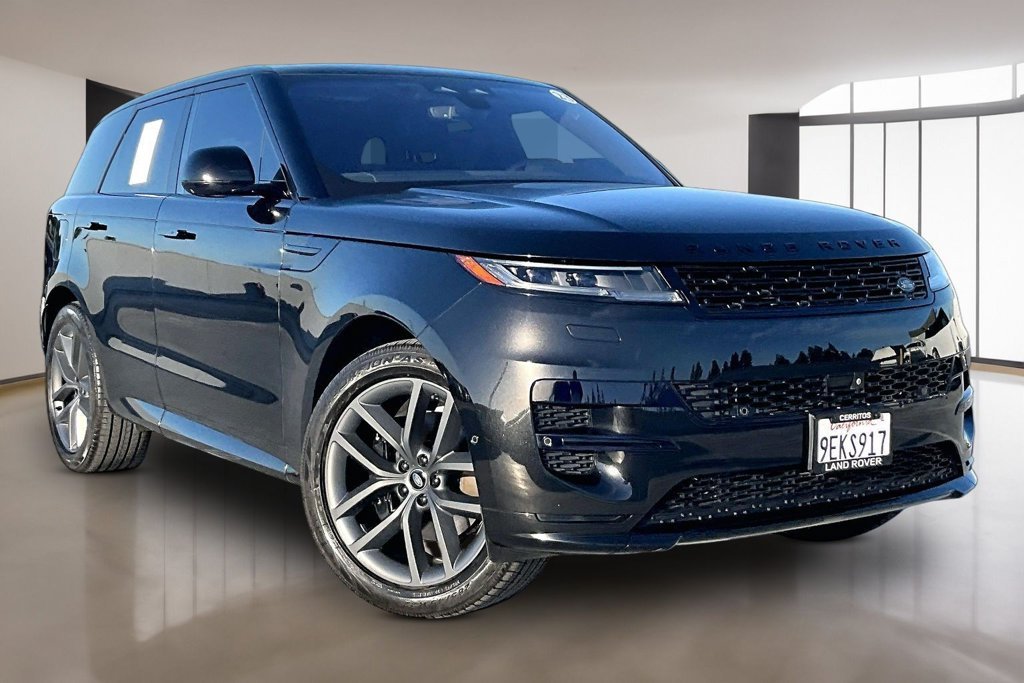 Certified Used 2023 Santorini Black Land Rover SE Dynamic image 3
