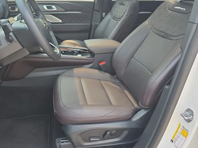 2026 Ford Explorer Platinum - Photo 17