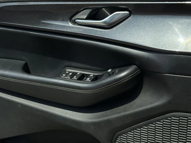Used 2023 Black Jeep Laredo image 33