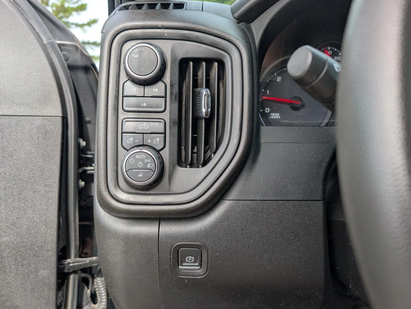 Used 2023 Black Chevrolet Custom image 27