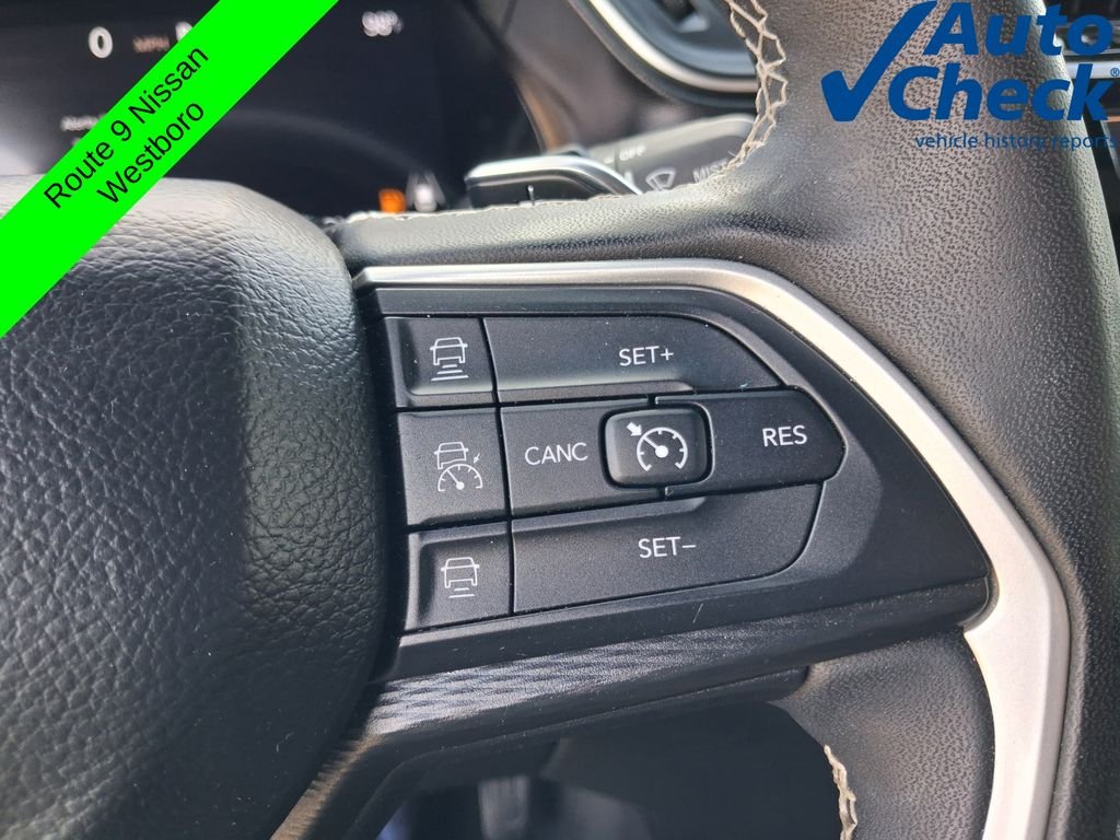 Used 2023 Red Jeep Altitude X image 23