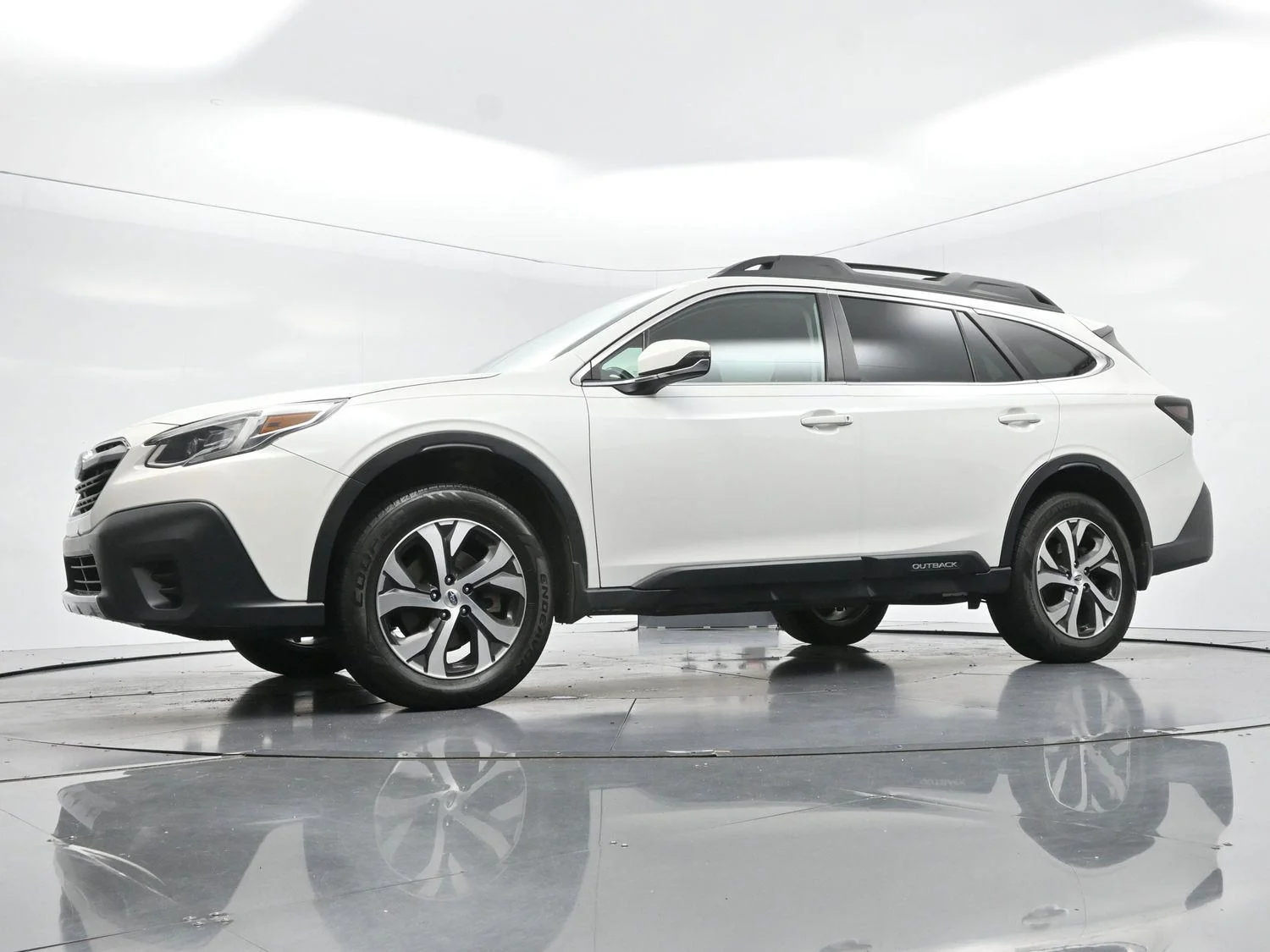 Used 2022 Crystal White Pearl Subaru Limited image 43