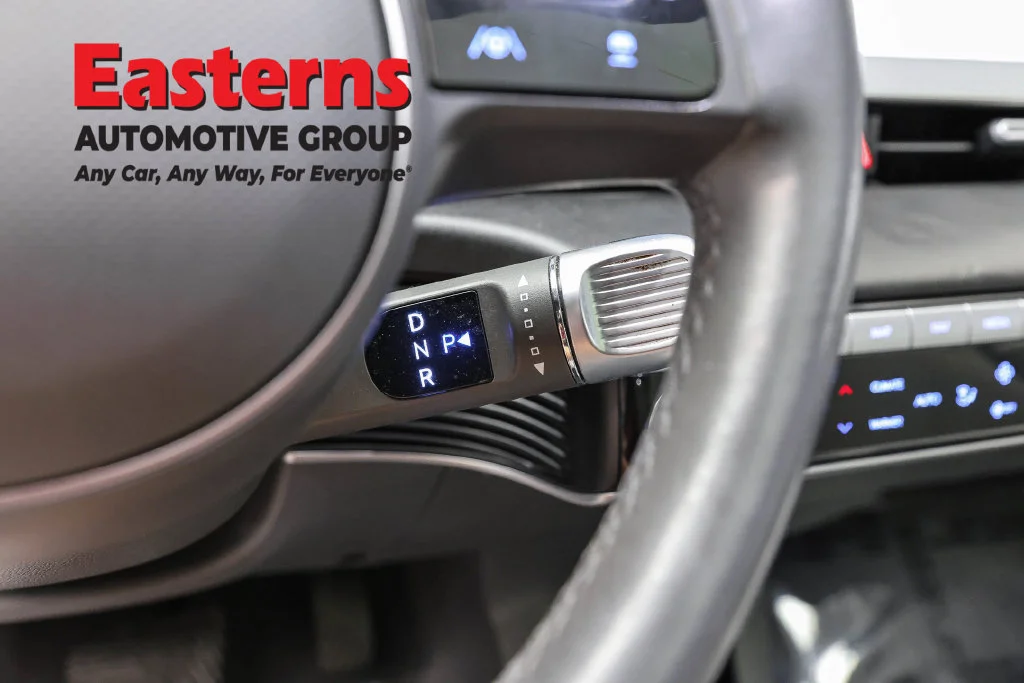 Used 2023 Black Hyundai Limited image 14
