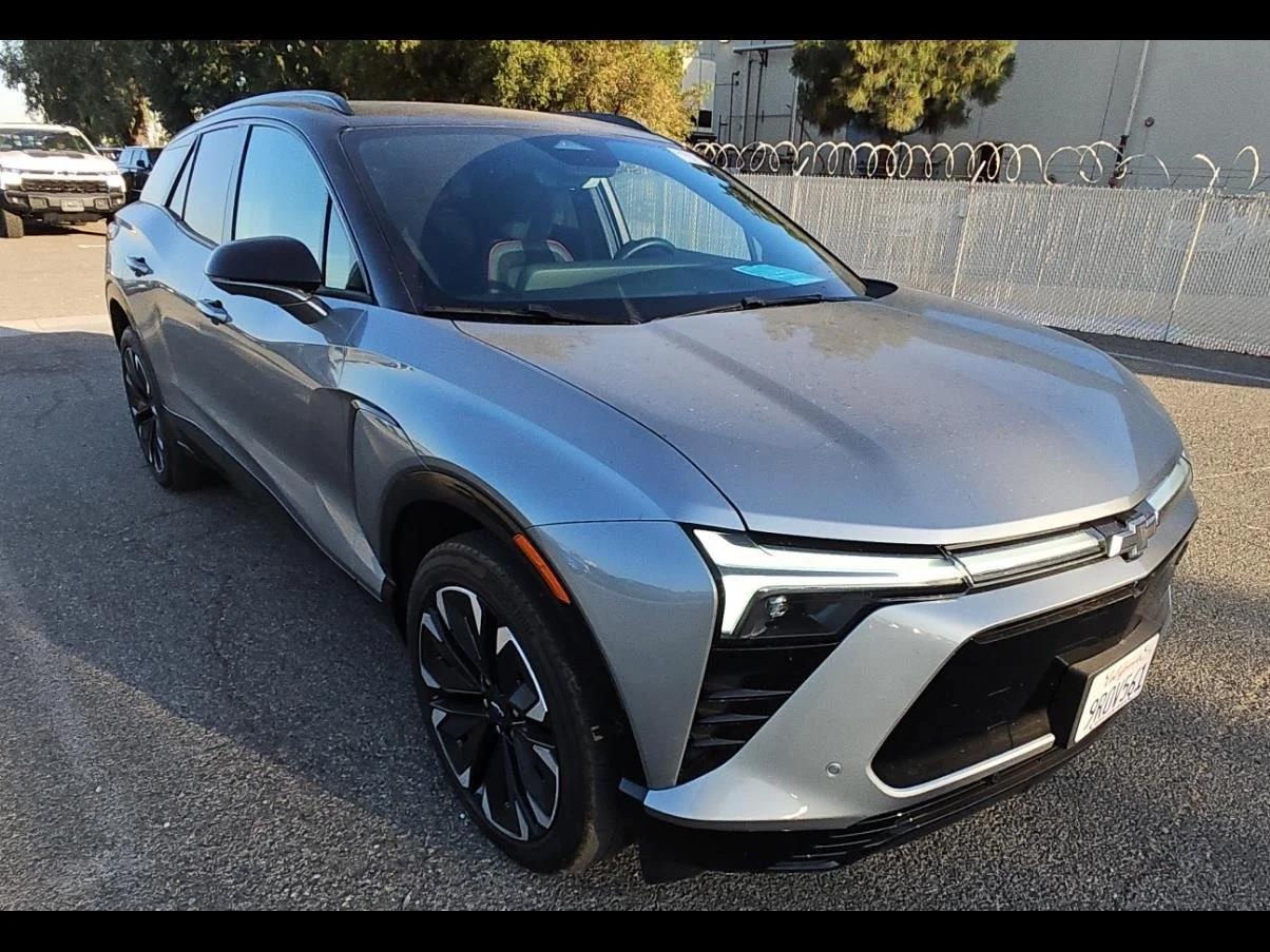 Used 2025 Sterling Gray Metallic Chevrolet RS image 14