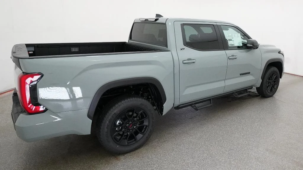 New 2026 Lunar Rock Toyota SR5 image 18