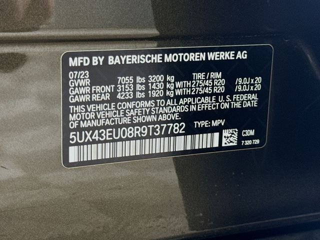 Used 2024 Green BMW xDrive50e image 33