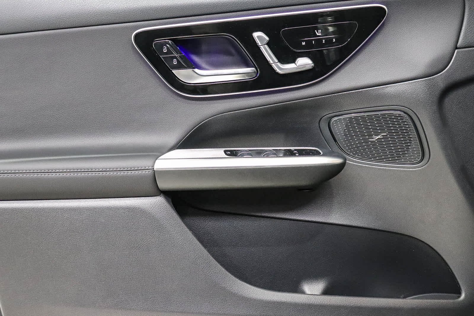 New 2027 MANUFAKTUR exclusive graphite grey magno Mercedes-Benz GLC 300 image 26