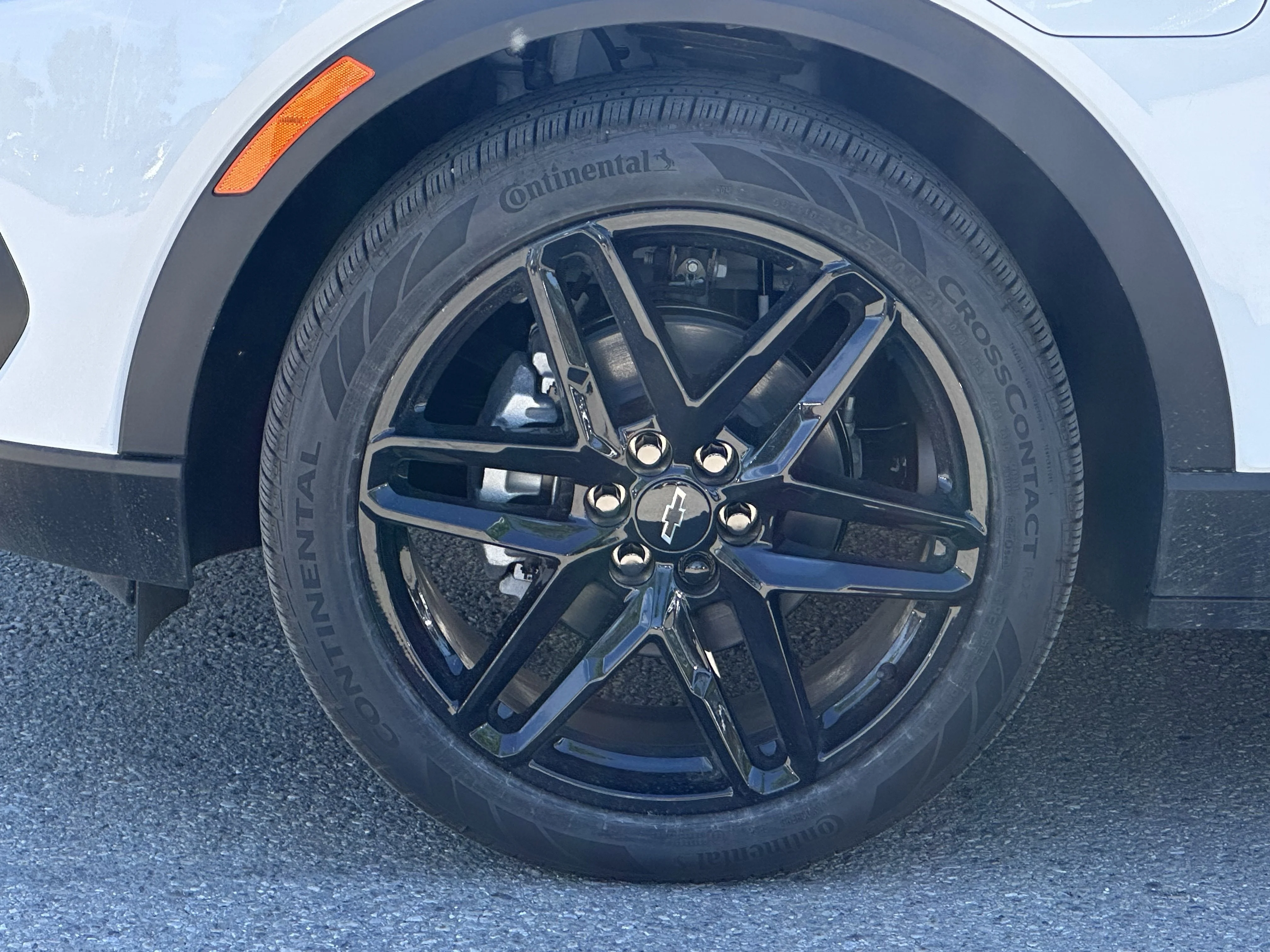 New 2026 Summit White Chevrolet LT image 6