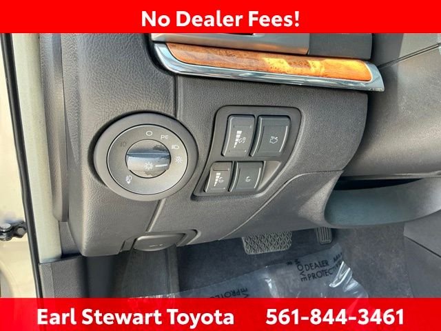 Used 2010  Lincoln Base image 23