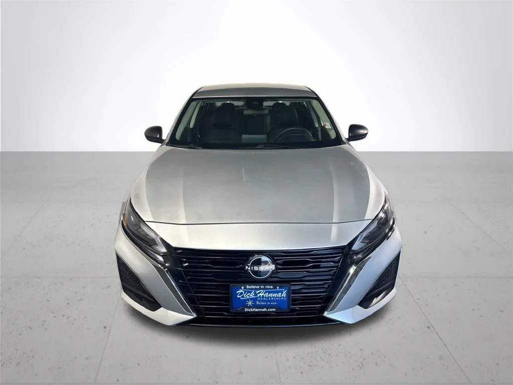 Used 2024 Silver Nissan 2.5 SV image 3