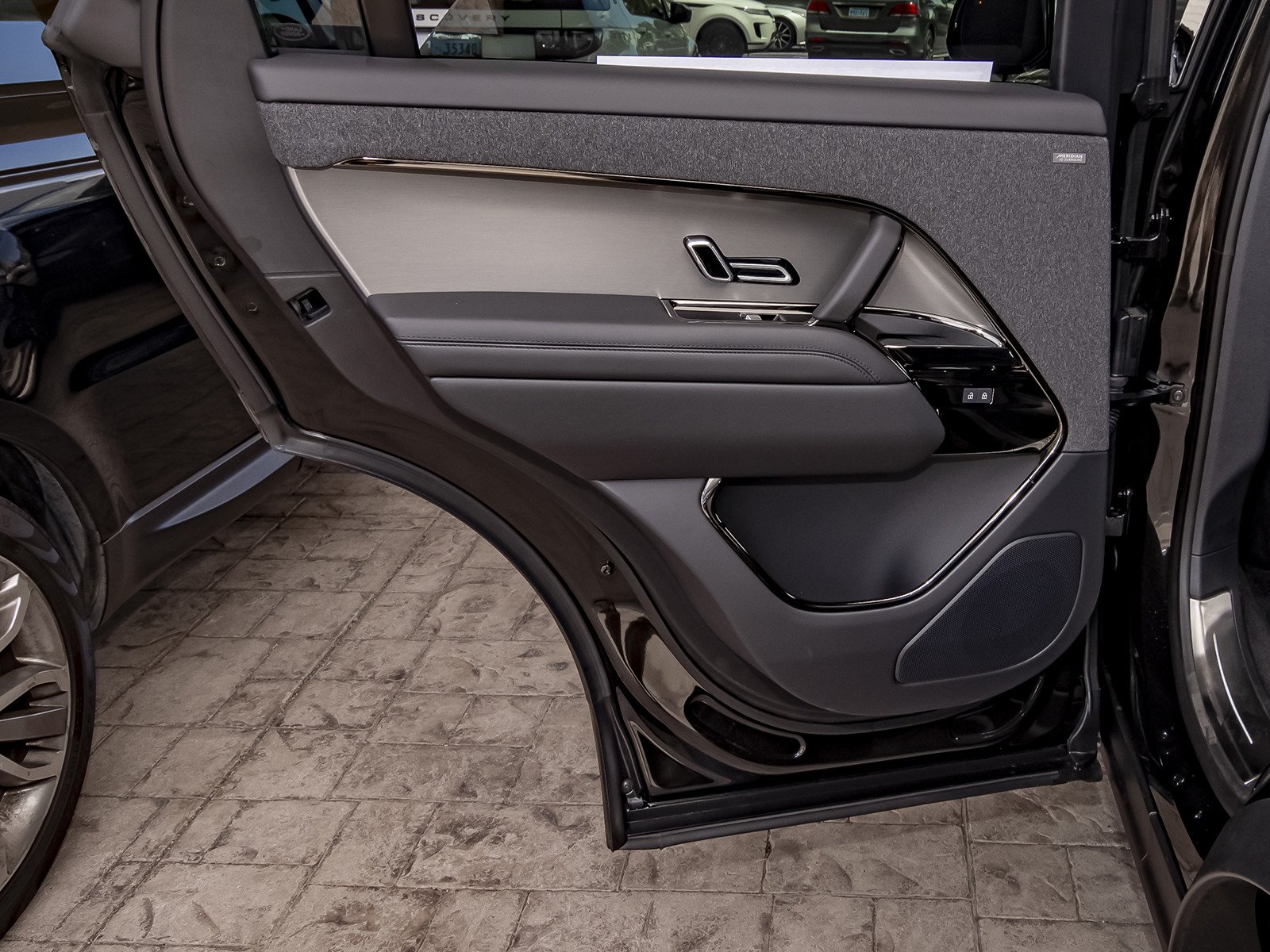 New 2026 Santorini Black Land Rover SE image 42