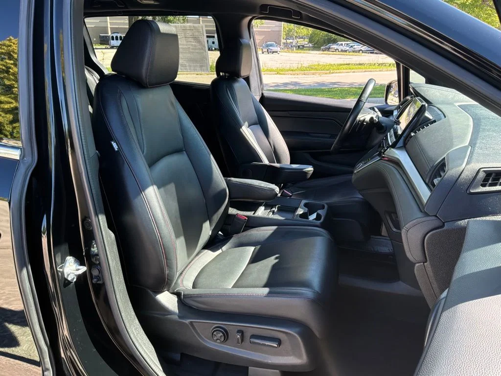 Used 2023  Honda Sport image 31
