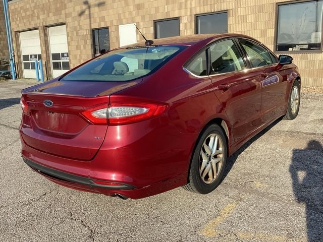 Used 2014 Red Ford SE image 11