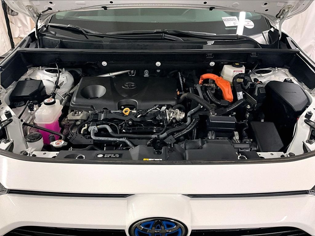 Used 2024 White Toyota XLE image 28