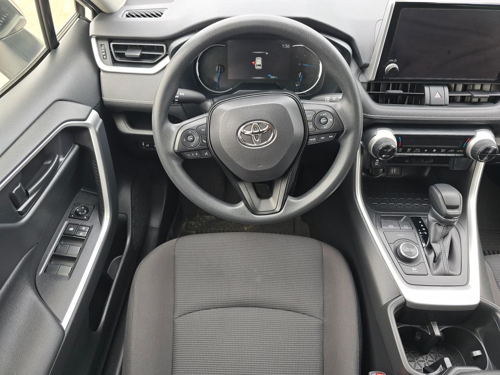 Used 2025 White Toyota LE image 17