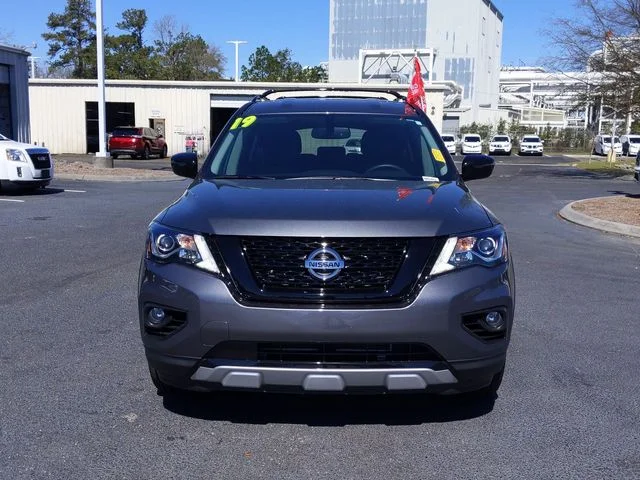 Used 2019 Gray Nissan SV image 8