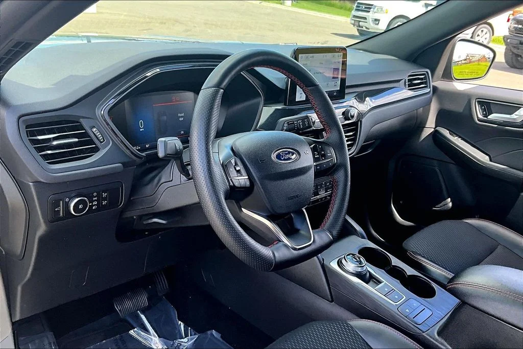 Used 2025 Gray Ford ST-Line Select image 14