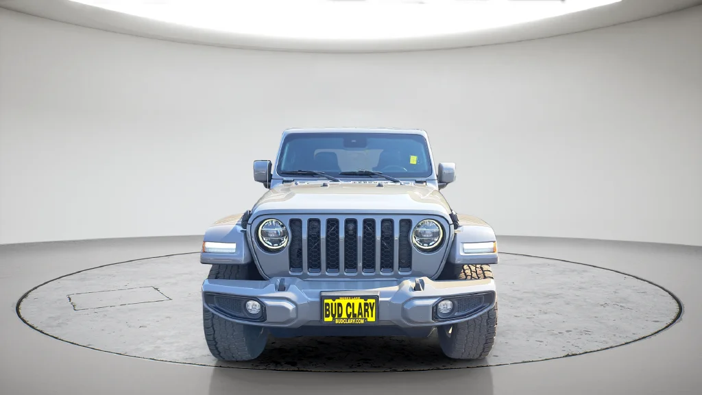 Used 2022 Gray Jeep Overland image 2