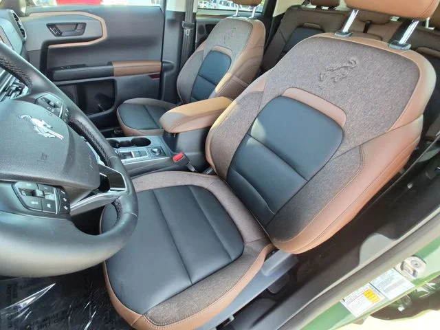 Used 2025 Green Ford Outer Banks image 21
