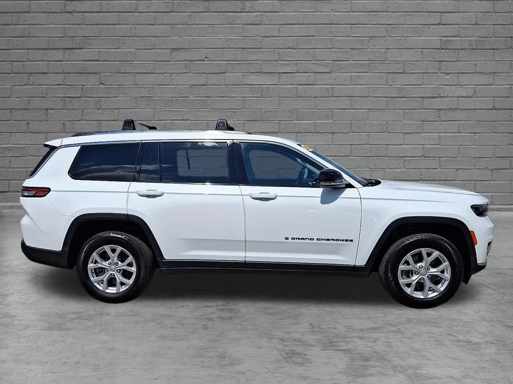 Used 2023 Bright White Clearcoat Jeep Limited image 13