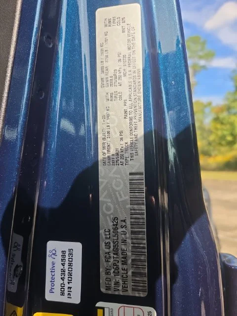 Used 2025 Blue Jeep Nighthawk image 33
